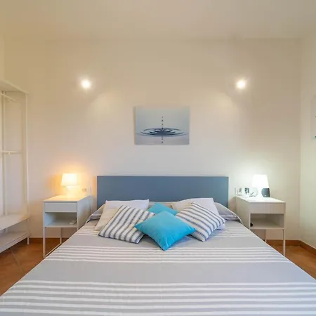 Vakantiehuis Voilier 28 By Domusaway *